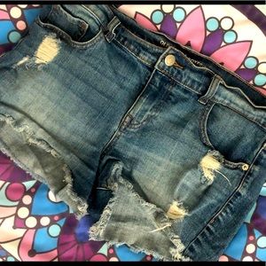 Old Navy boyfriend blue Jean cut offs 6